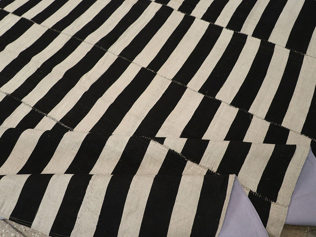 Modern Persian Flatweave Kilim Room Size Carpet, No.30517 - Gss