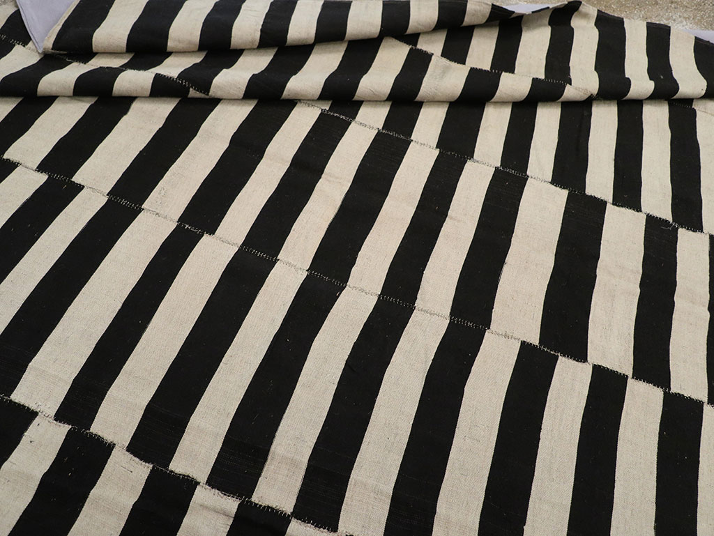 Modern Persian Flatweave Kilim Room Size Carpet, No.30517 - Gss