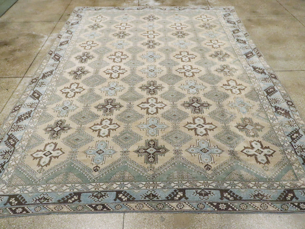 Vintage Room Size Anatolian Carpet, No.30564 - Gss
