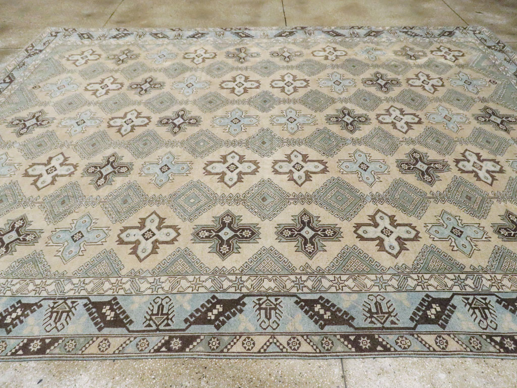 Vintage Room Size Anatolian Carpet, No.30564 - Gss
