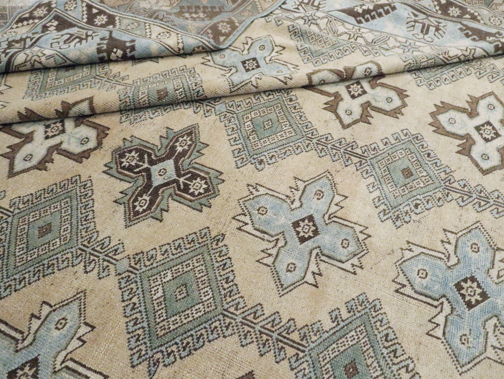 Vintage Room Size Anatolian Carpet, No.30564 - Gss