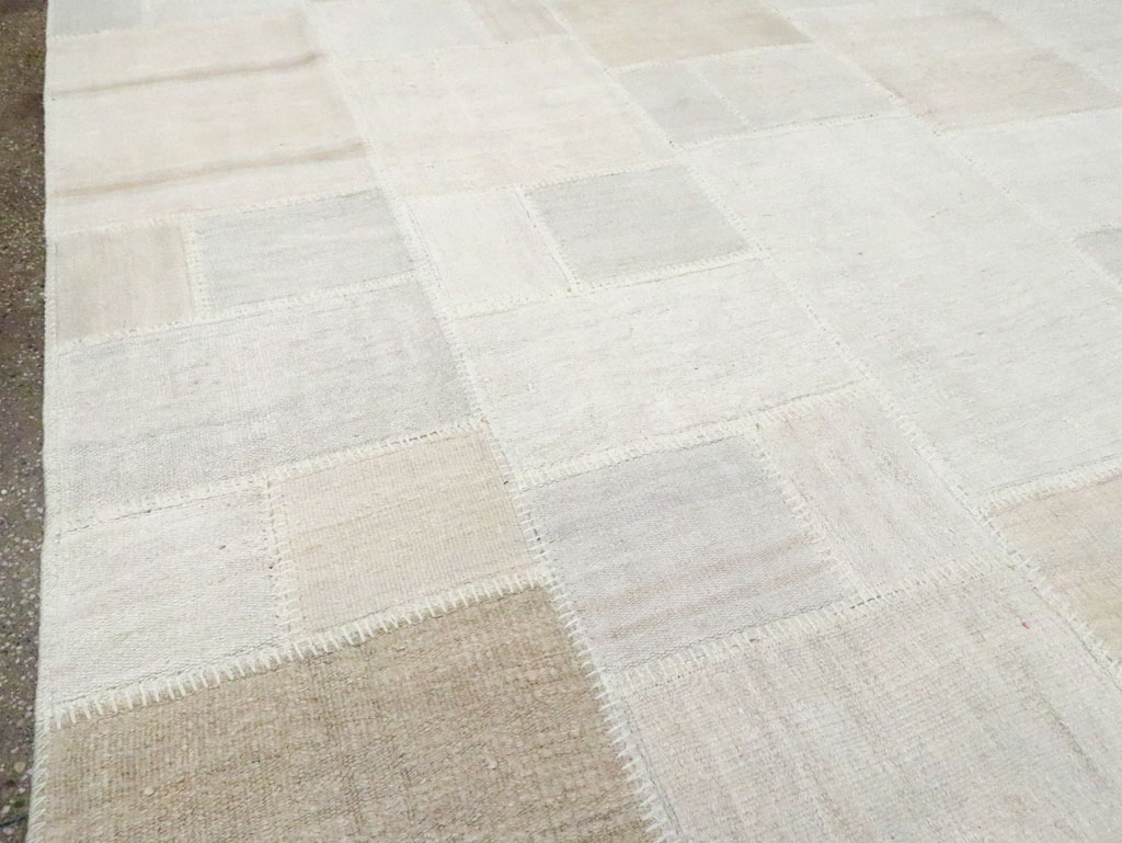 Modern Turkish Flatweave Kilim Room Size Carpet, No.30582 - Gss