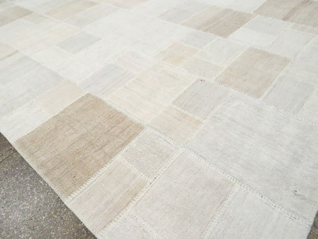 Modern Turkish Flatweave Kilim Room Size Carpet, No.30582 - Gss