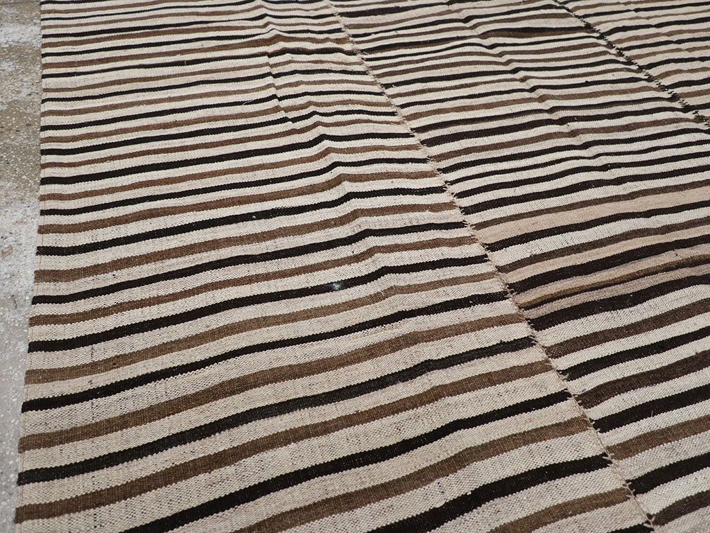 Vintage Persian Flatweave Kilim Room Size Carpet, No.30639 - Gss