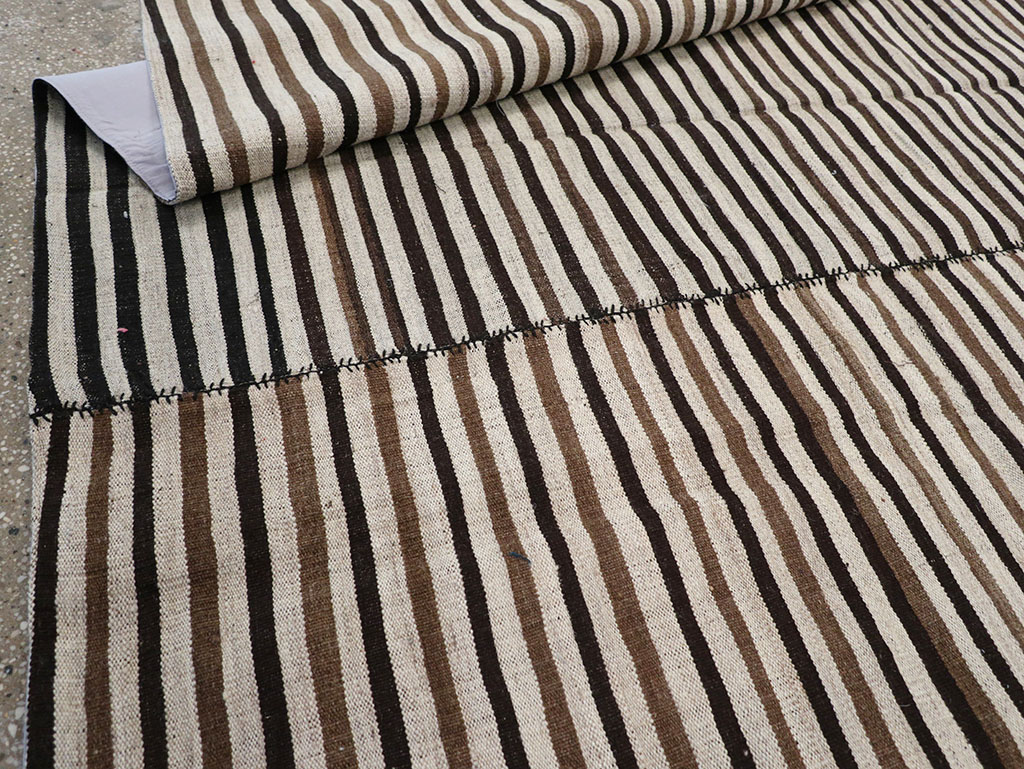 Vintage Persian Flatweave Kilim Room Size Carpet, No.30639 - Gss