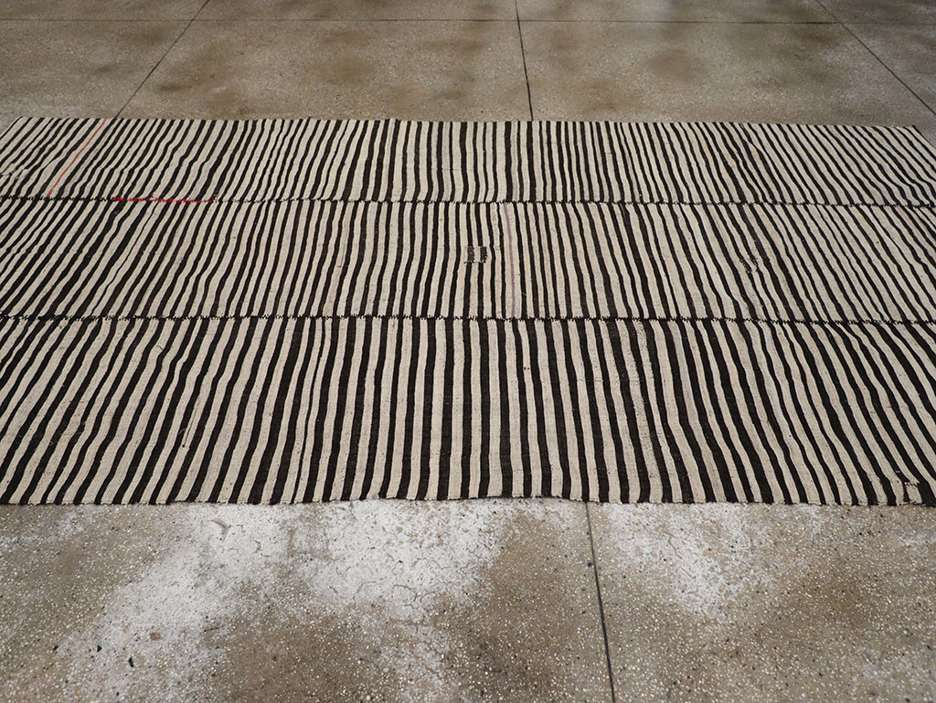 Vintage Persian Flatweave Kilim Gallery Carpet, No.30642 - Gss