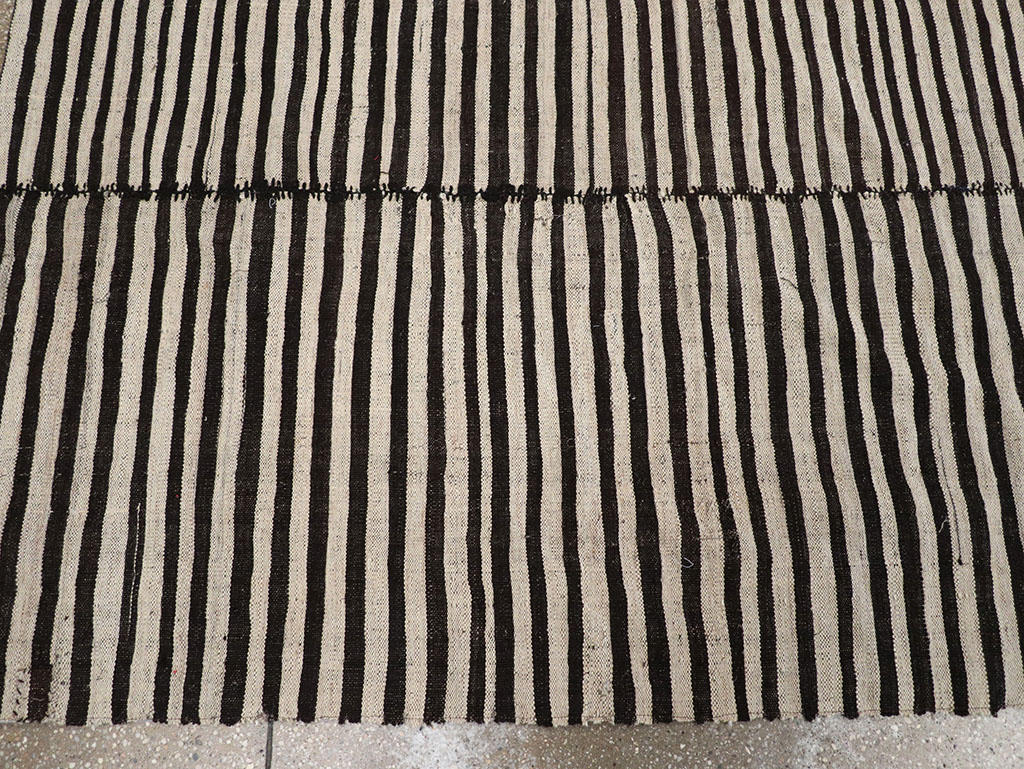 Vintage Persian Flatweave Kilim Gallery Carpet, No.30642 - Gss