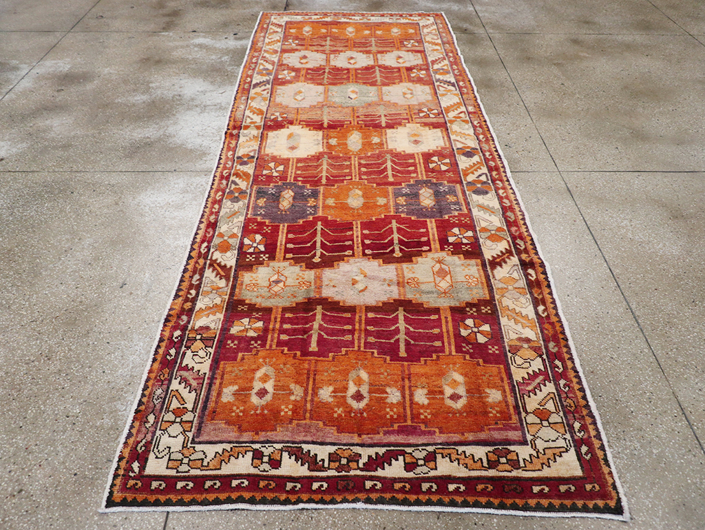 Vintage Persian Lori Gallery Rug, No.30664 - Gss