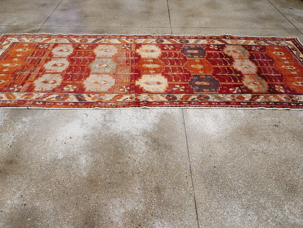 Vintage Persian Lori Gallery Rug, No.30664 - Gss
