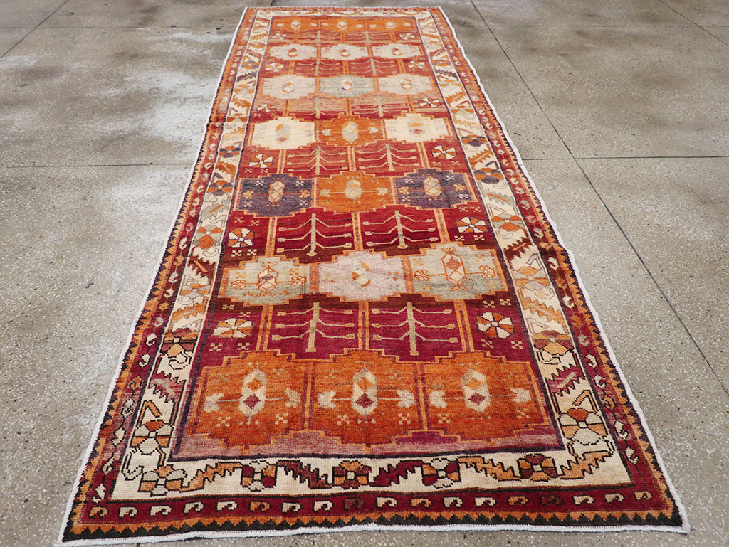 Vintage Persian Lori Gallery Rug, No.30664 - Gss