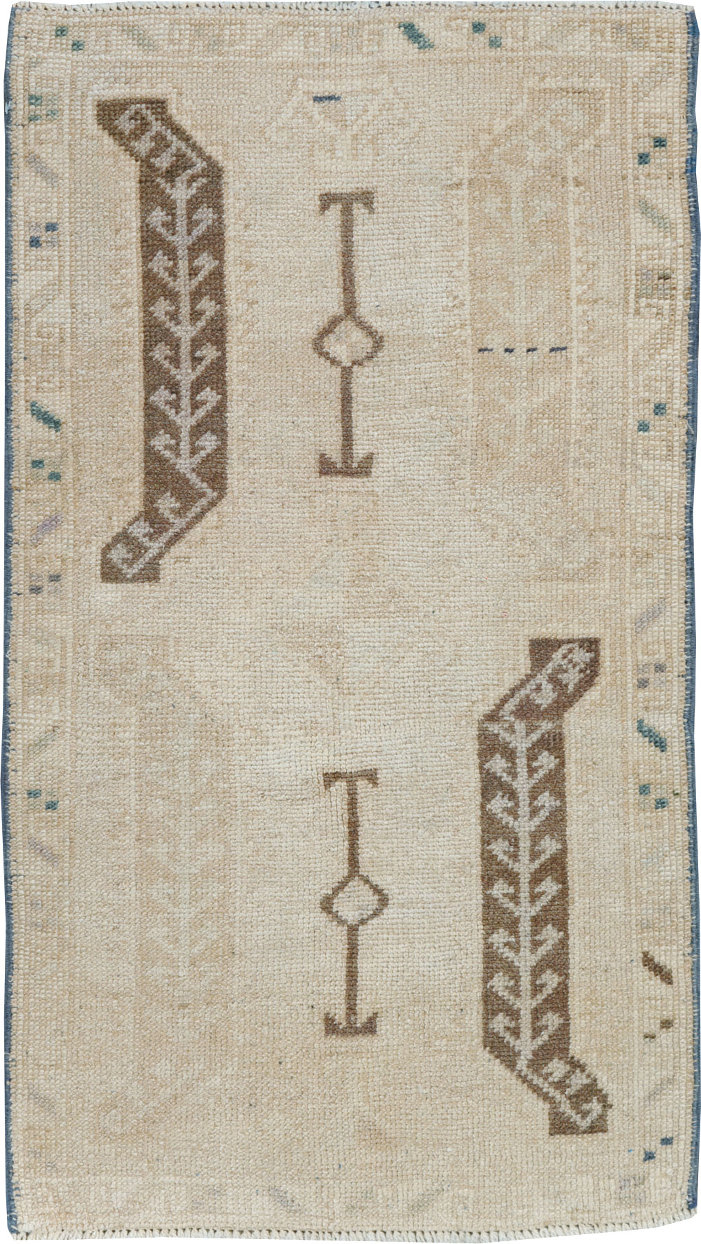 Vintage Turkish Anatolian Throw Rug, No.30674 - Gss