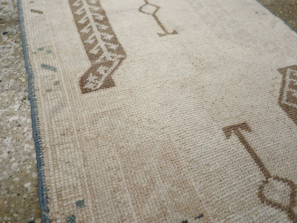 Vintage Turkish Anatolian Throw Rug, No.30674 - Gss