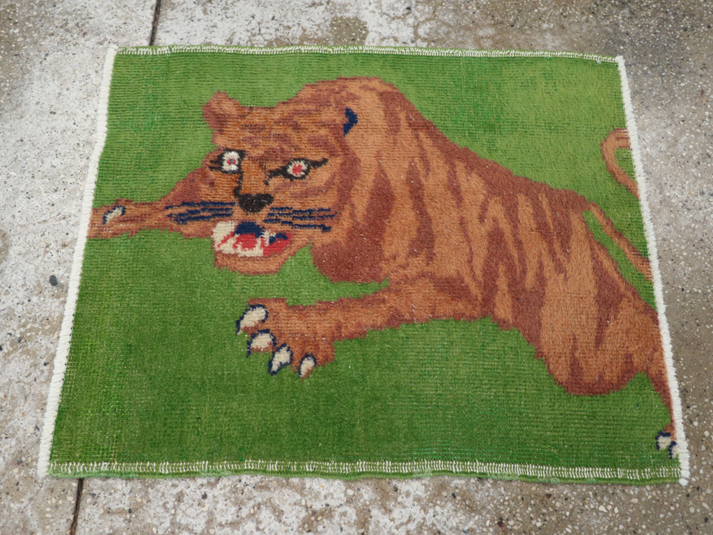 Vintage Turkish Anatolian Pictorial Throw Rug, No.30723 - Gss