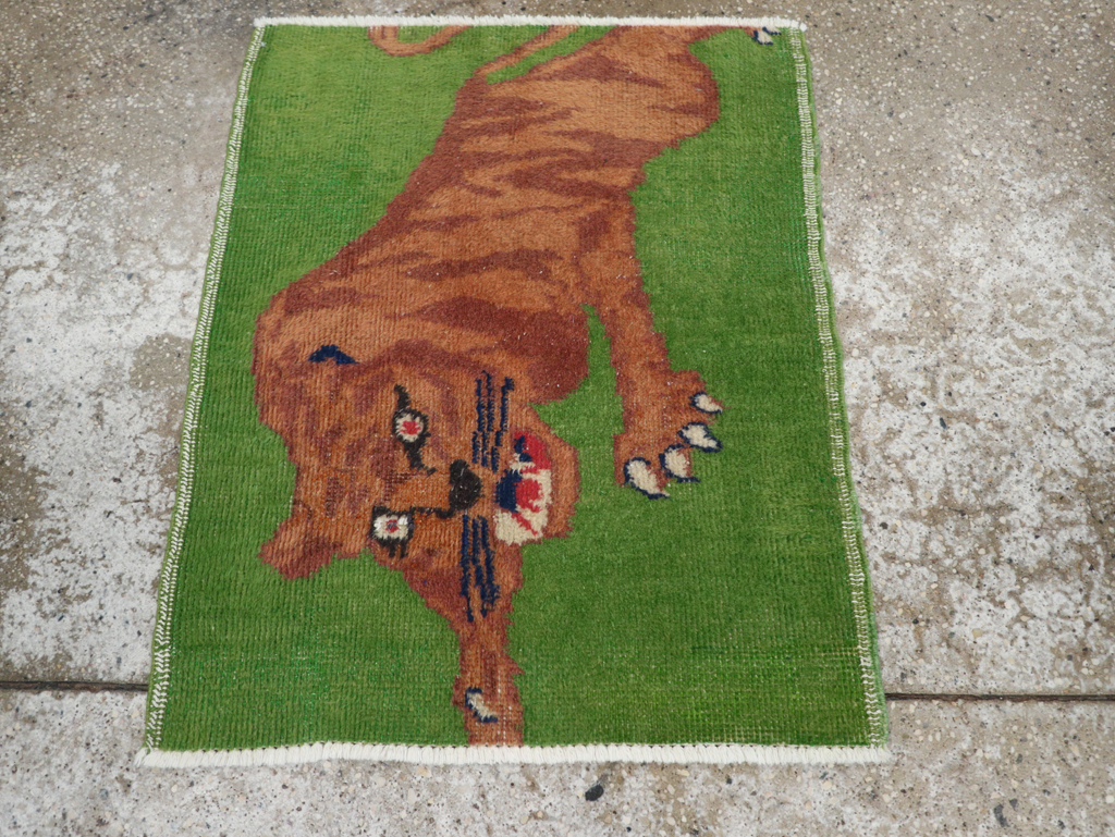 Vintage Turkish Anatolian Pictorial Throw Rug, No.30723 - Gss