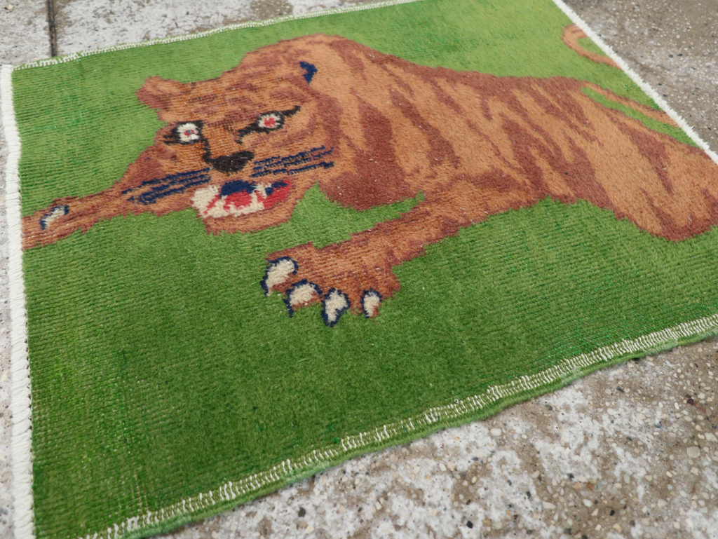 Vintage Turkish Anatolian Pictorial Throw Rug, No.30723 - Gss