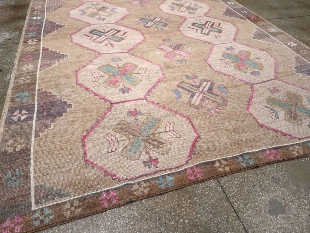 Vintage Turkish Anatolian Room Size Carpet, No.30816 - Gss