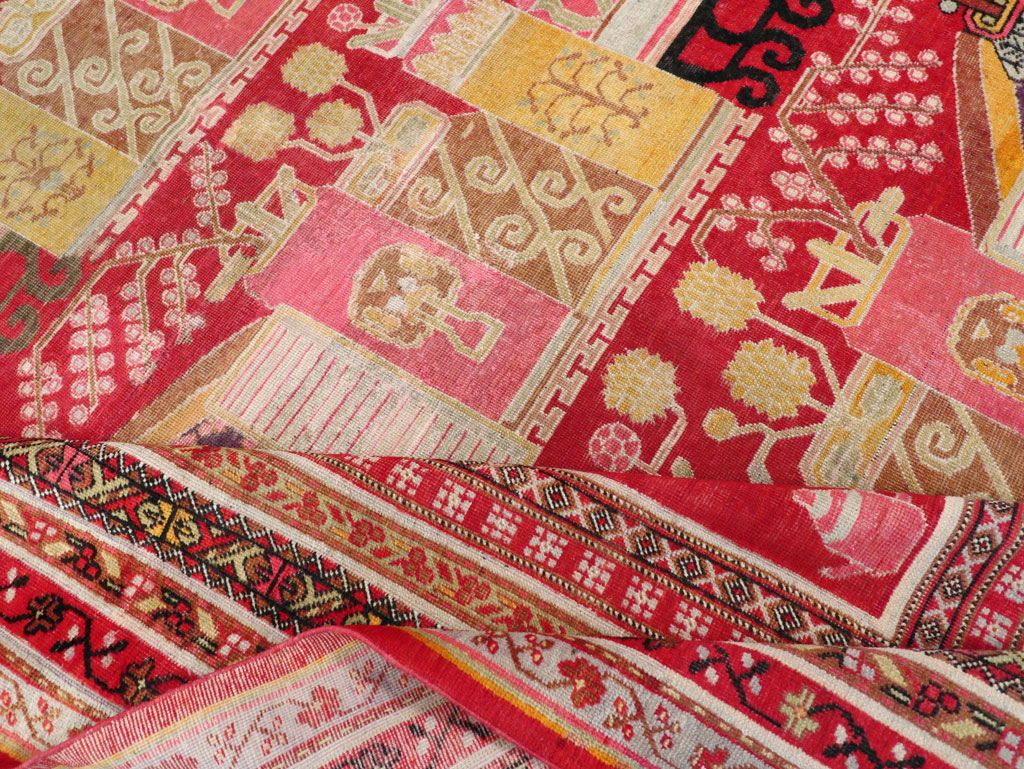 Antique East Turkestan Pictorial Vase Khotan Small Room Size Carpet, No.30818 - Gss