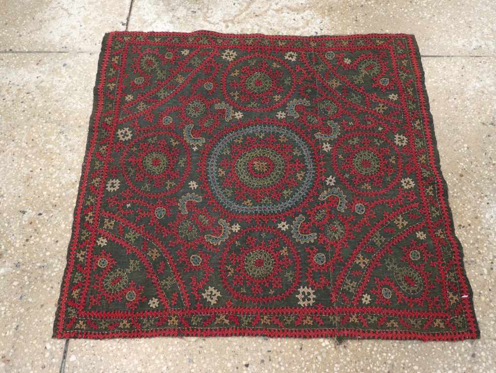 Vintage Central Asian Embroidered Suzani Textile, No.30858 - Gss