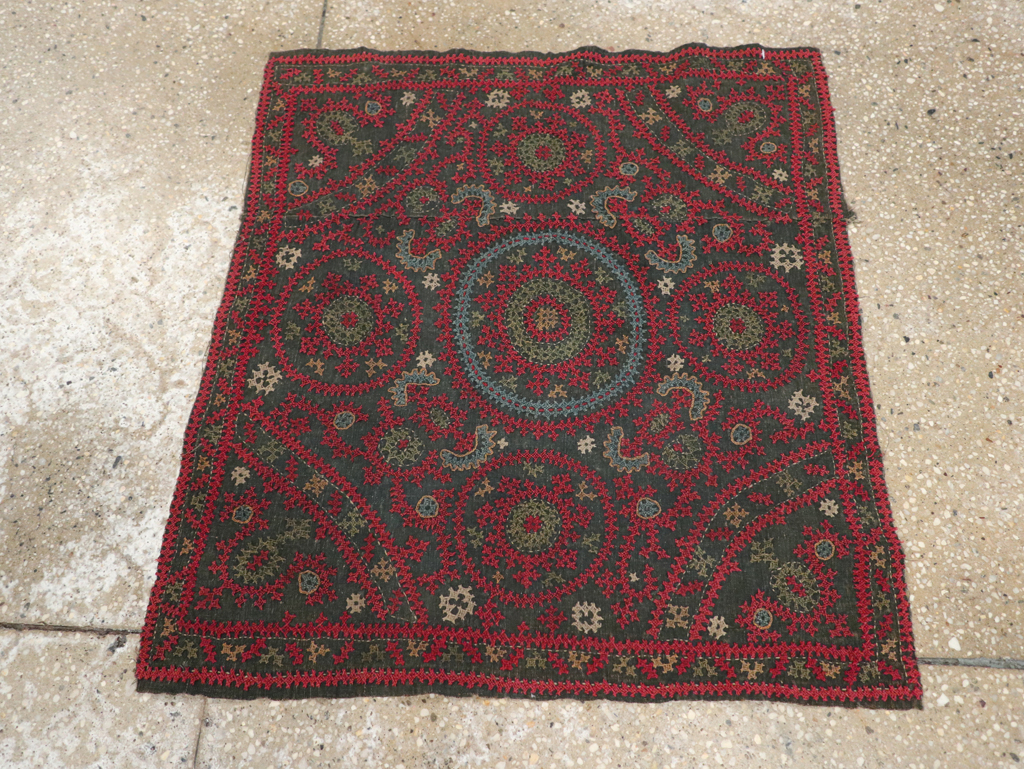Vintage Central Asian Embroidered Suzani Textile, No.30858 - Gss