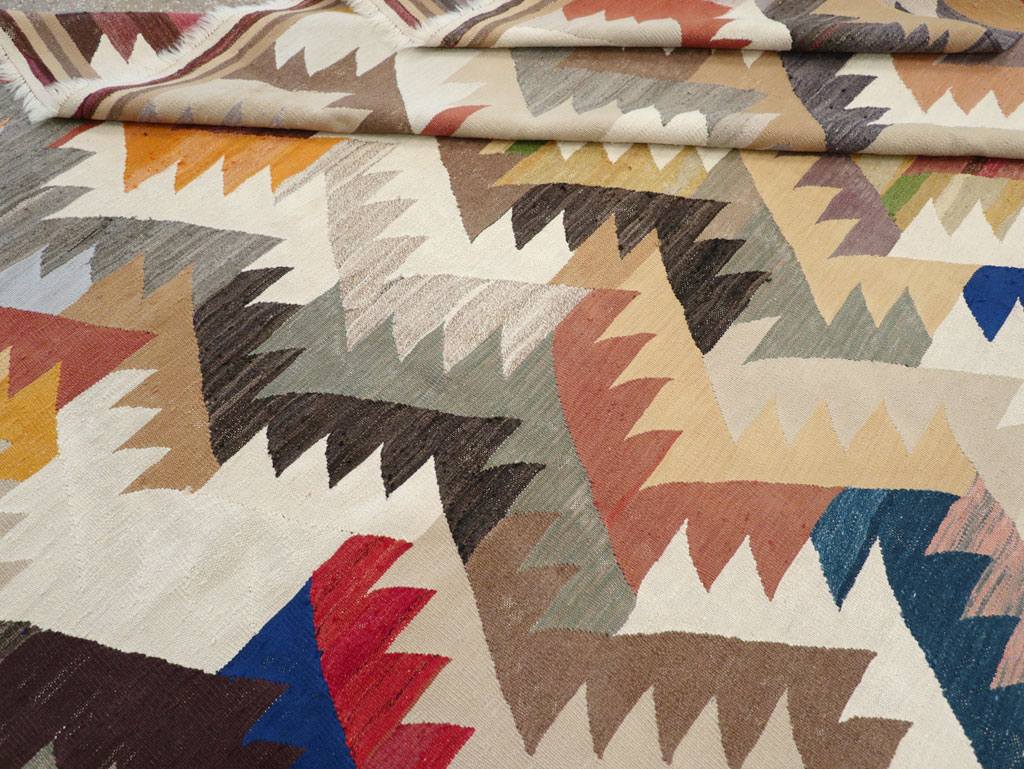 Contemporary Turkish Flatweave Kilim Room Size Carpet, No.30862 - Gss