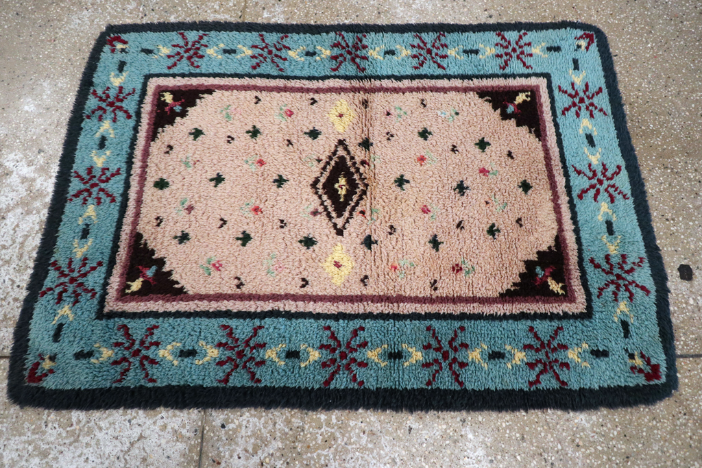 Vintage European Shag Rug, No.30874 - Gss