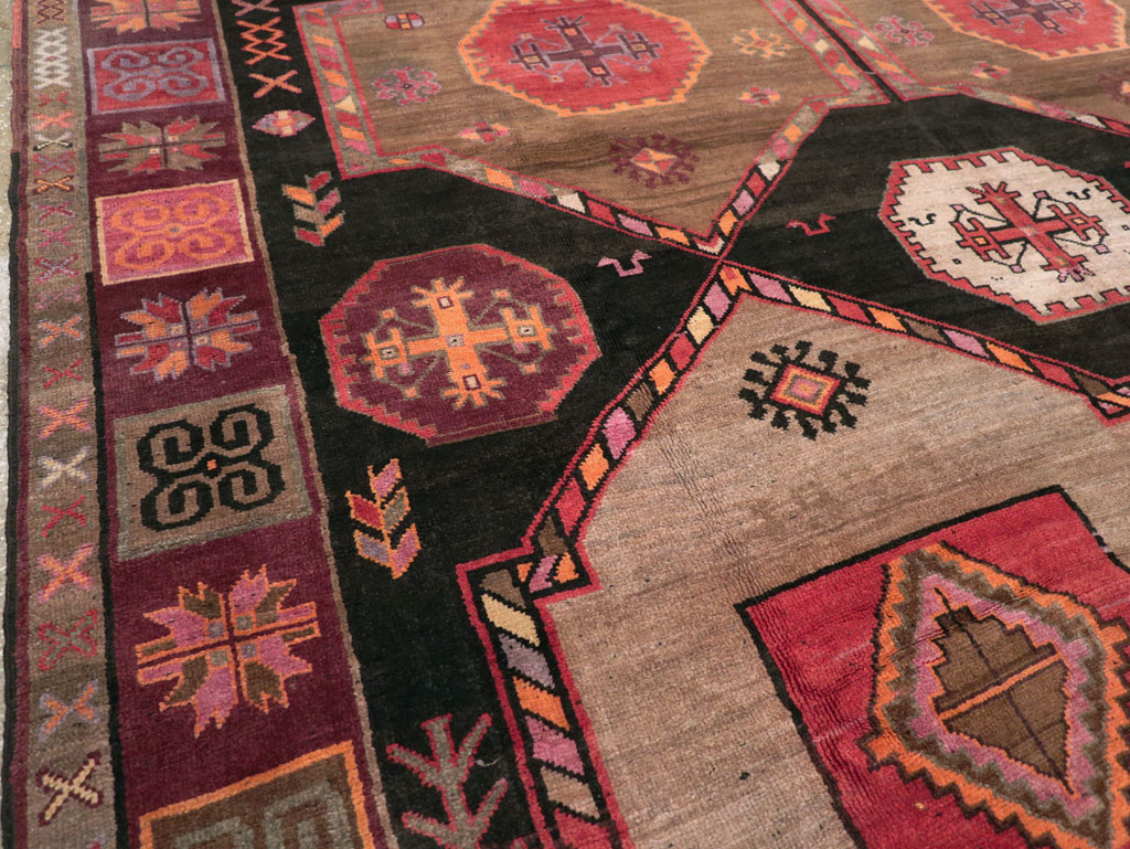 Vintage Turkish Anatolian Tribal Room Size Carpet, No.30914 - Gss