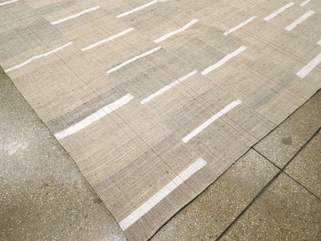 Contemporary Turkish Flatweave Kilim Room Size Carpet, No.30962 - Gss