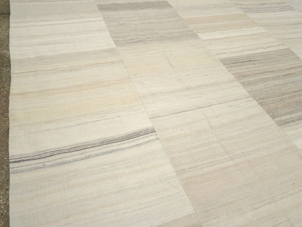 Modern Turkish Flatweave Kilim Large Room Size Carpet, No.30967 - Gss