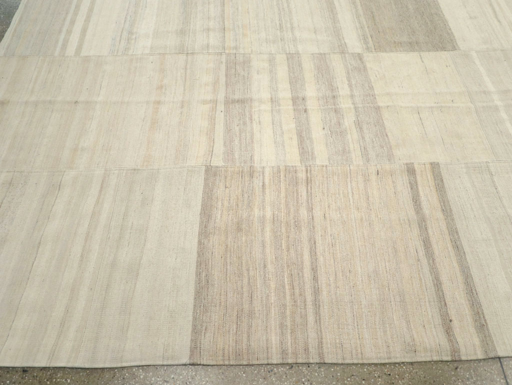 Modern Turkish Flatweave Kilim Large Room Size Carpet, No.30967 - Gss