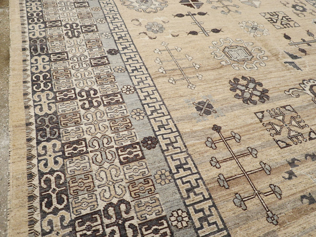 Contemporary East Turkestan Khotan Room Size Carpet, No.30997 - Gss