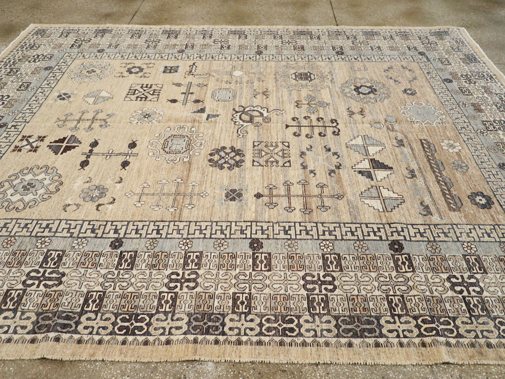 Contemporary East Turkestan Khotan Room Size Carpet, No.30997 - Gss