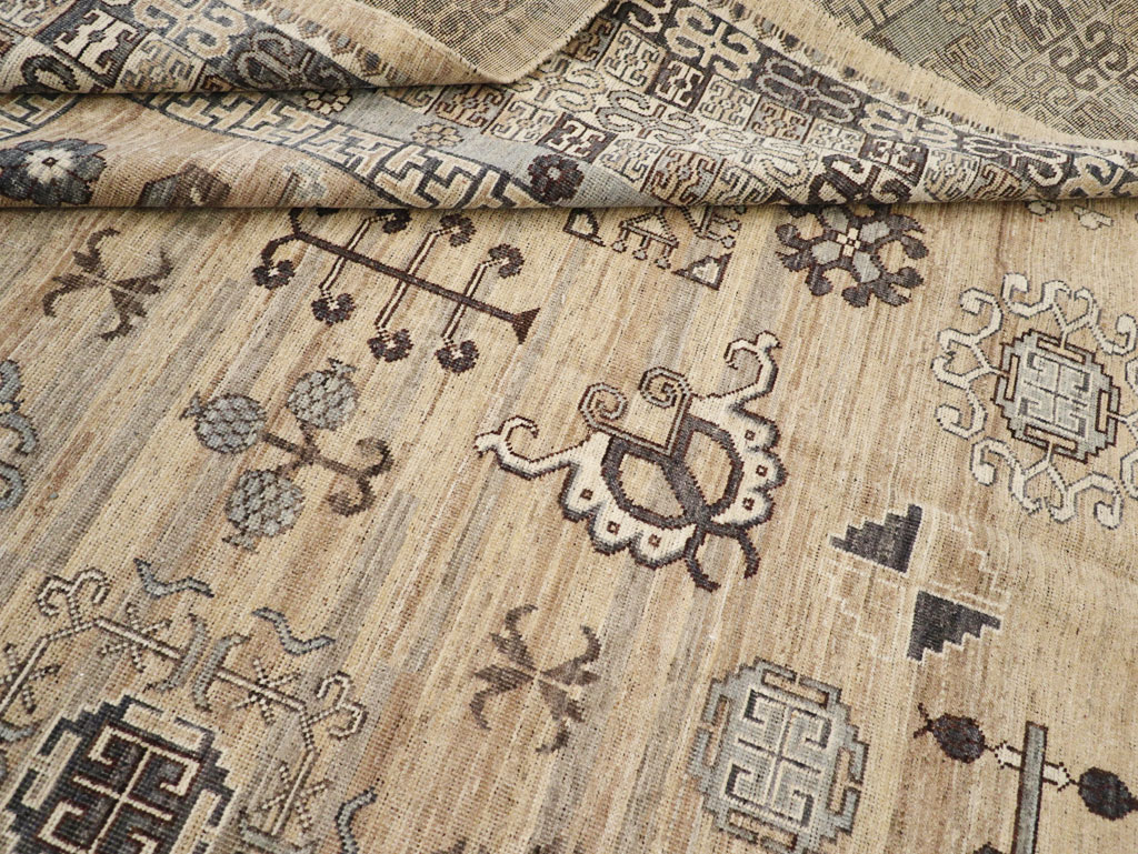 Contemporary East Turkestan Khotan Room Size Carpet, No.30997 - Gss