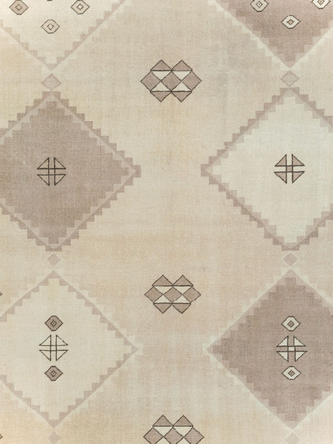 Vintage Turkish Anatolian Room Size Carpet, No.31020 - Gss
