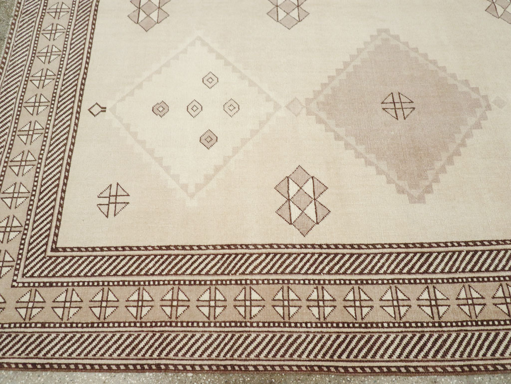 Vintage Turkish Anatolian Small Room Size Carpet, No.31020 - Gss