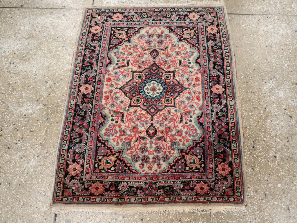 Vintage Persian Sarouk Throw Rug, No.31025 - Gss