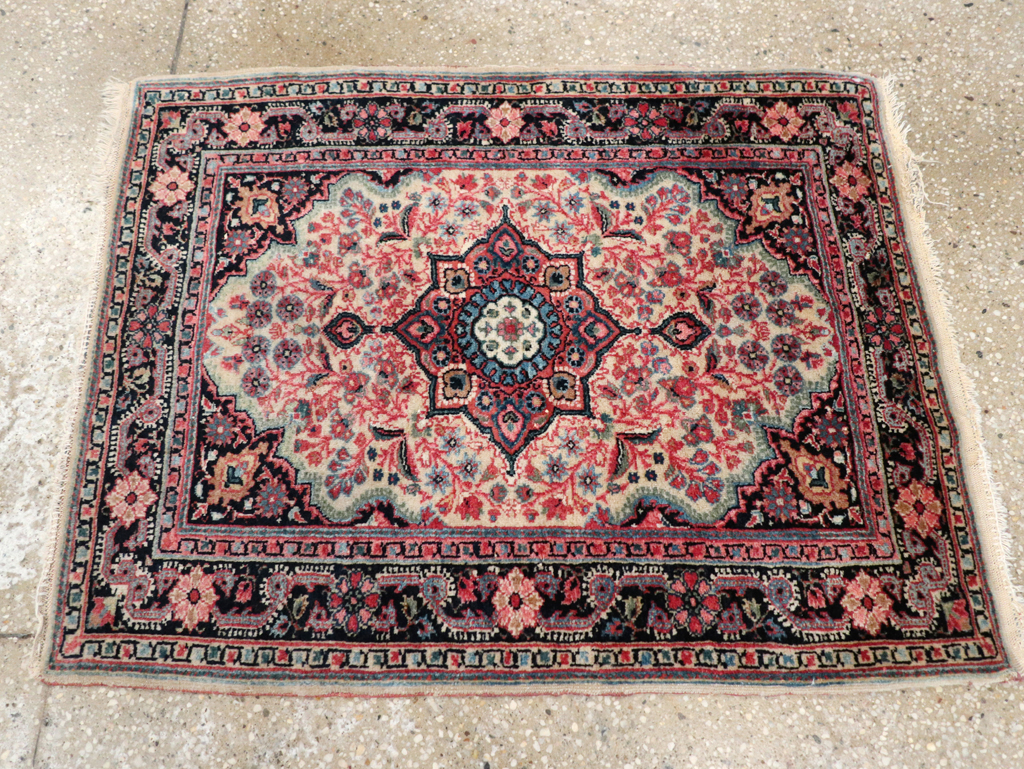 Vintage Persian Sarouk Throw Rug, No.31025 - Gss