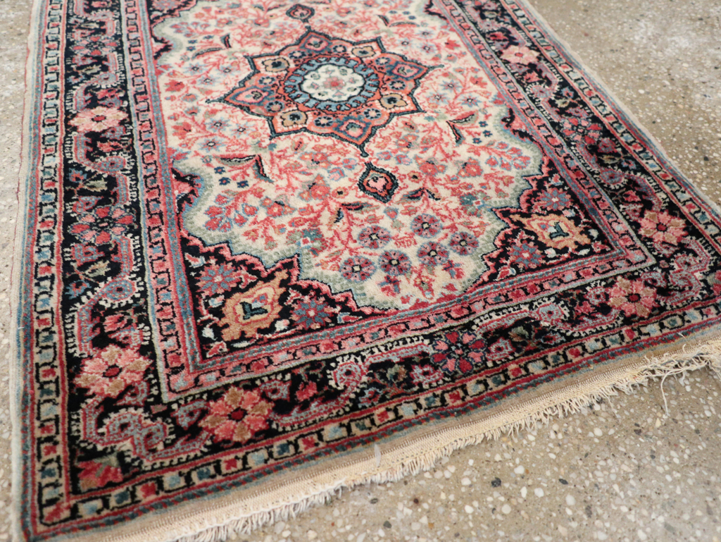Vintage Persian Sarouk Throw Rug, No.31025 - Gss