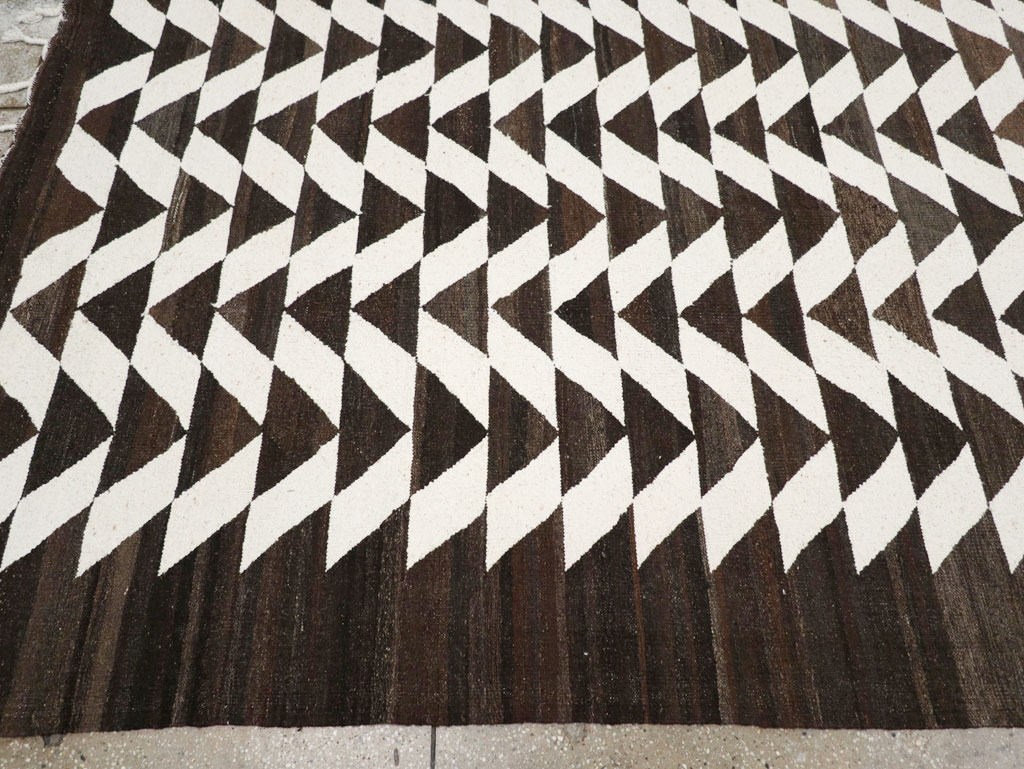 Contemporary Turkish Flatweave Kilim Room Size Carpet, No.31045 - Gss