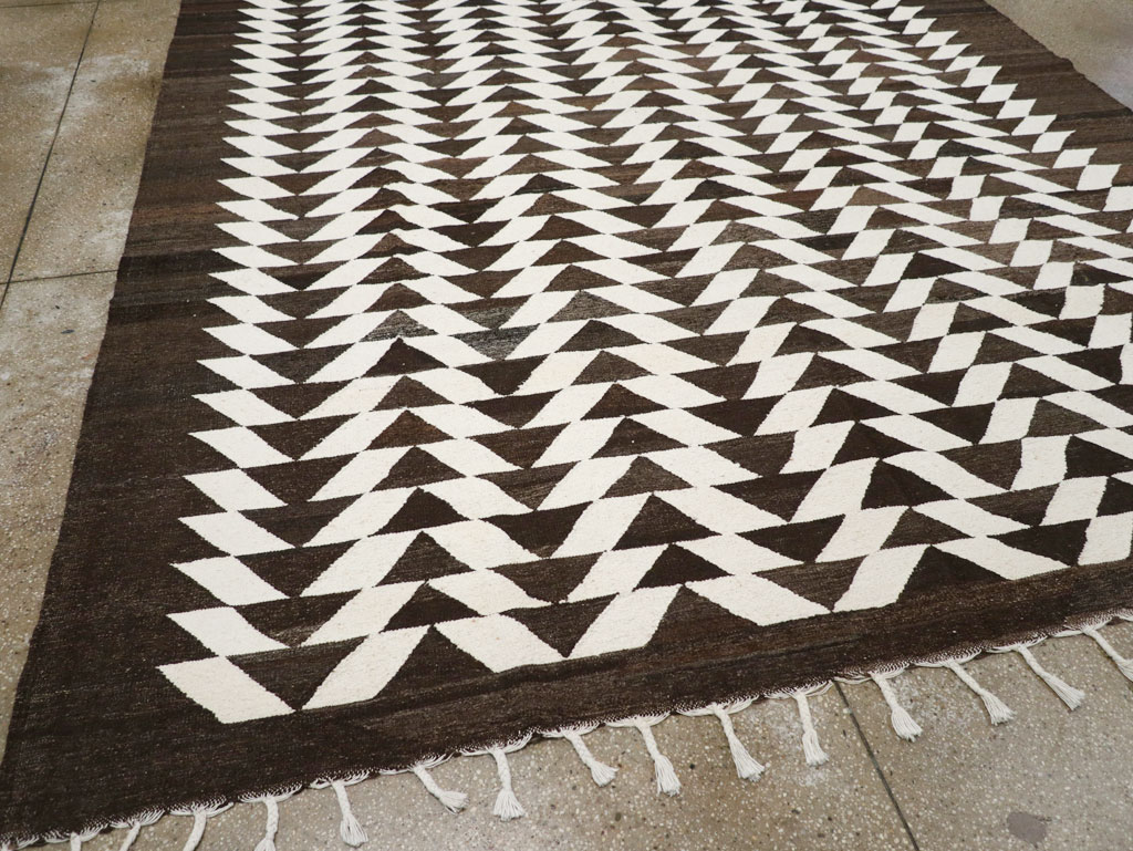 Contemporary Turkish Flatweave Kilim Room Size Carpet, No.31045 - Gss
