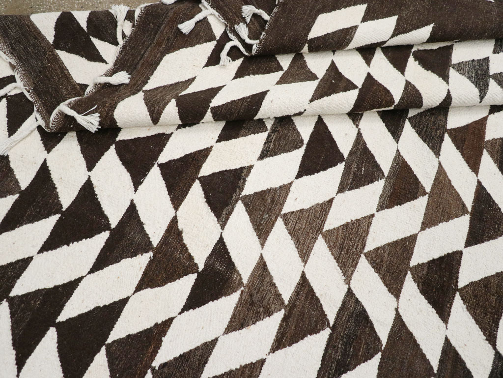 Contemporary Turkish Flatweave Kilim Room Size Carpet, No.31045 - Gss