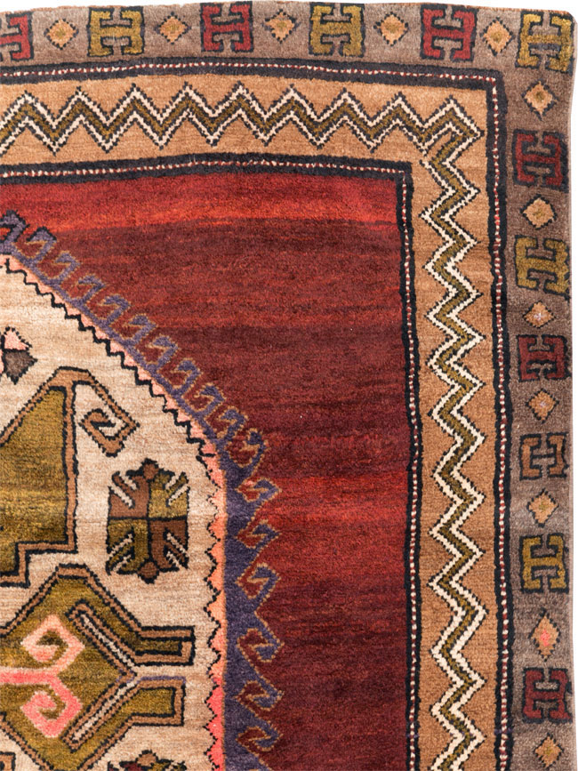 Vintage Turkish Anatolian Accent Rug, No.31047 - Gss