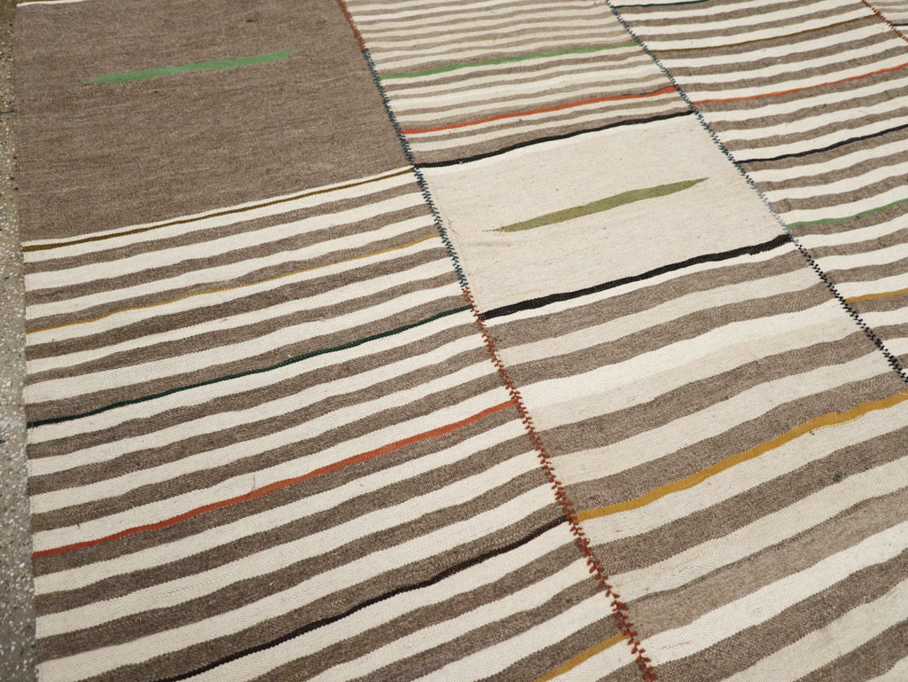 Contemporary Turkish Flatweave Kilim Room Size Carpet, No.31072 - Gss