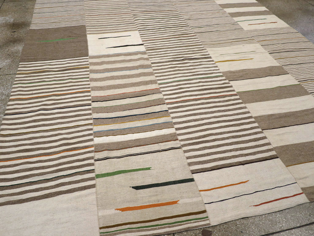 Contemporary Turkish Flatweave Kilim Room Size Carpet, No.31075 - Gss