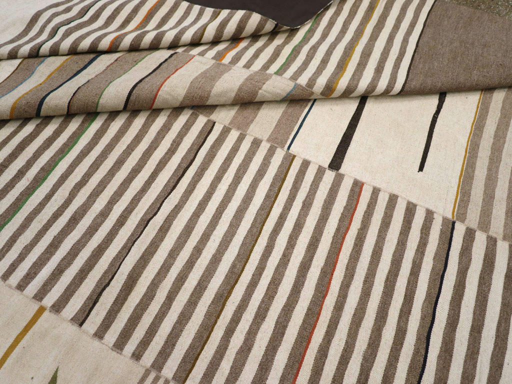 Contemporary Turkish Flatweave Kilim Room Size Carpet, No.31075 - Gss