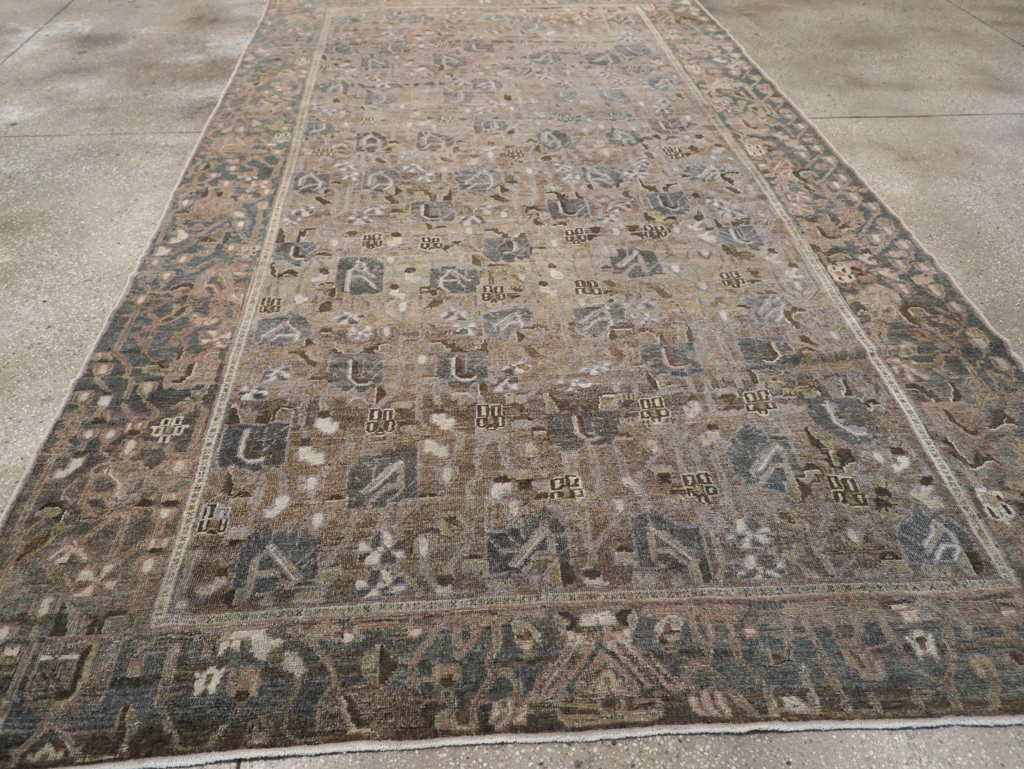 Antique Persian Bakhtiari Gallery Carpet, No.31115 - Gss