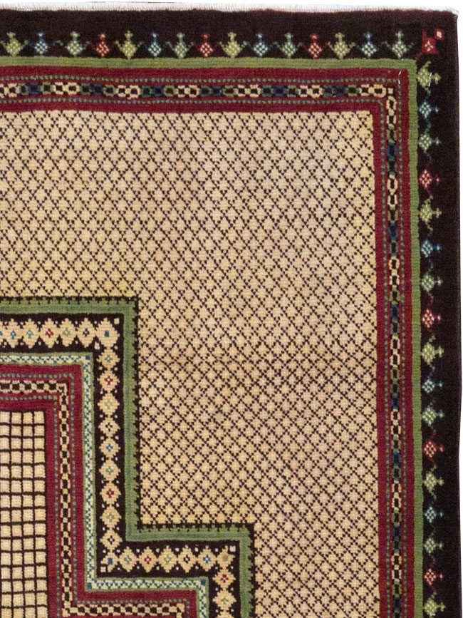 Vintage Persian Mashad Throw Rug, No.31118 - Gss