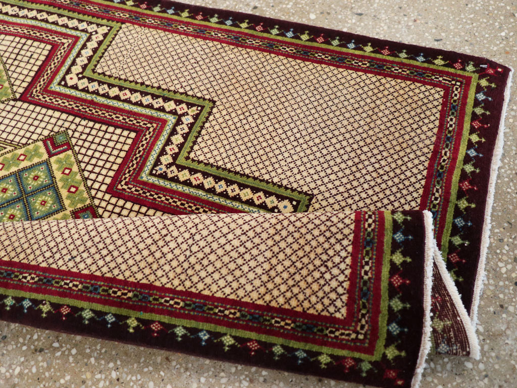 Vintage Persian Mashad Throw Rug, No.31118 - Gss