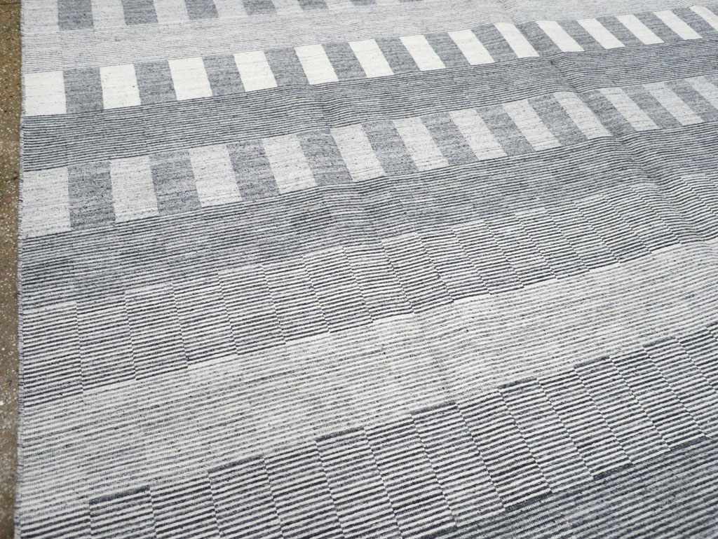 Contemporary Turkish Flatweave Room Size Carpet, No.31123 - Gss