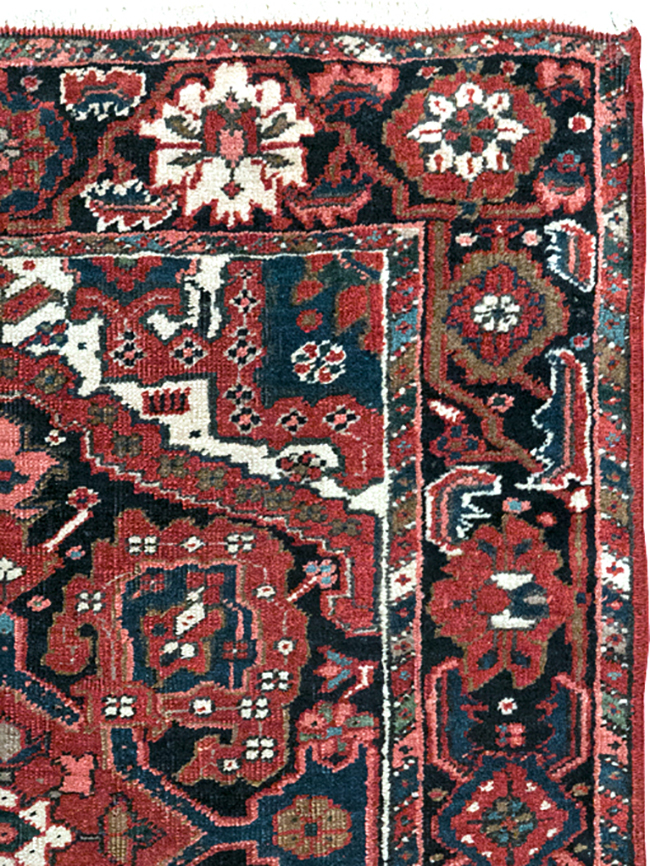 Antique Persian Heriz Throw Rug, No.31124 - Gss