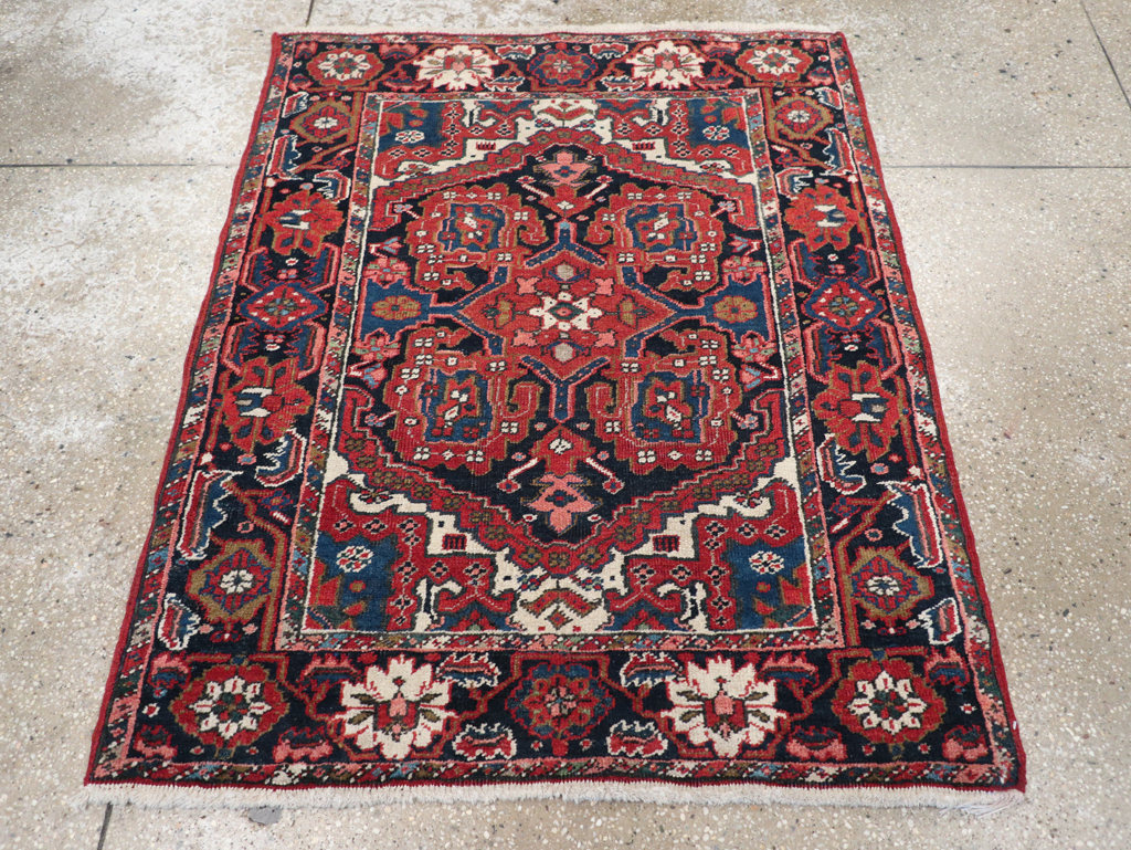 Antique Persian Heriz Throw Rug, No.31124 - Gss